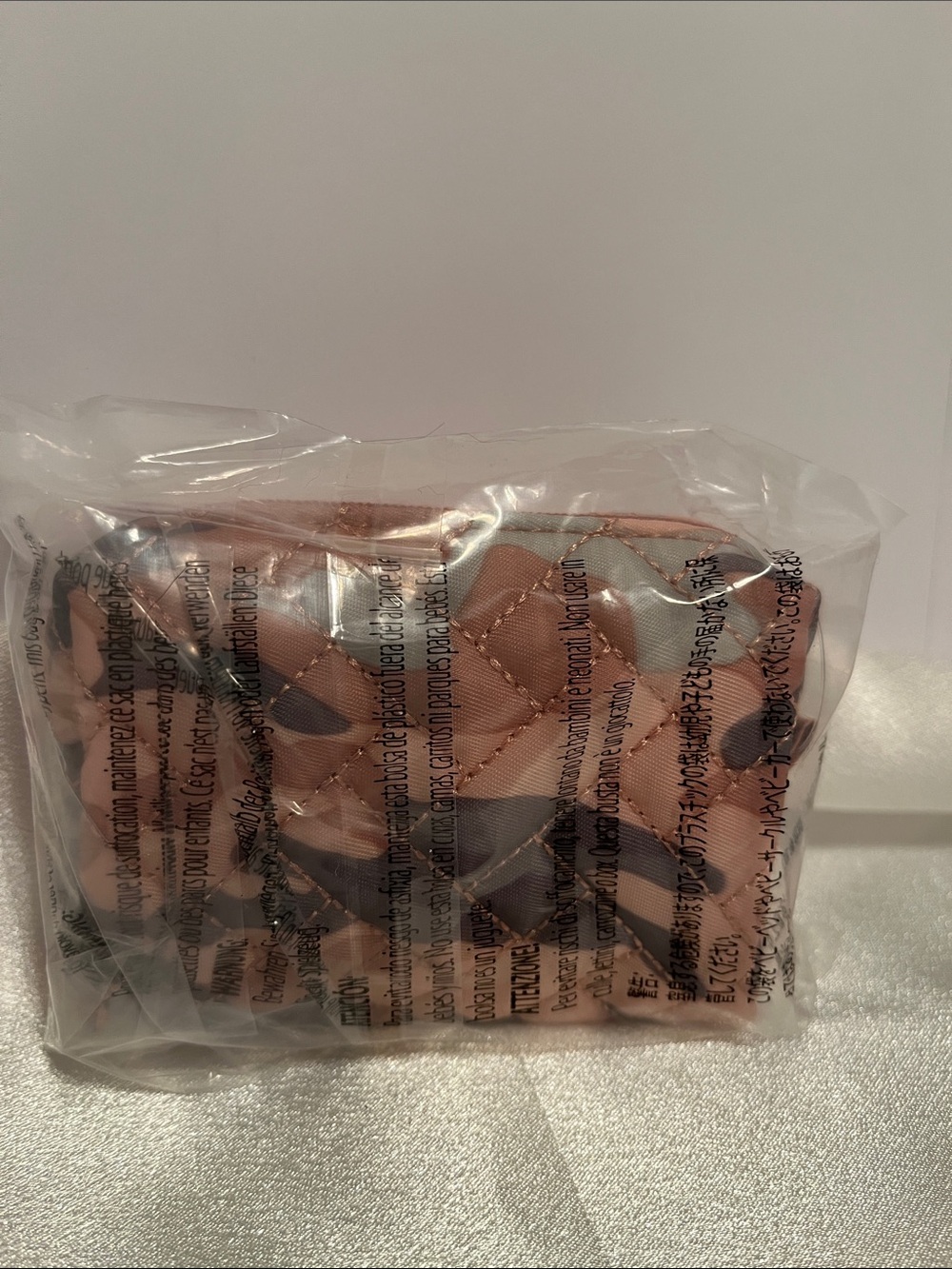 LUG - Choo Choo Mini Pill Organizer in Camo Rose - Picture 3 of 6